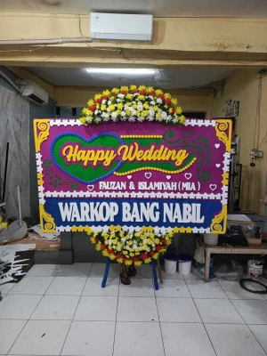 Papan Bunga di Nengahan Bayat